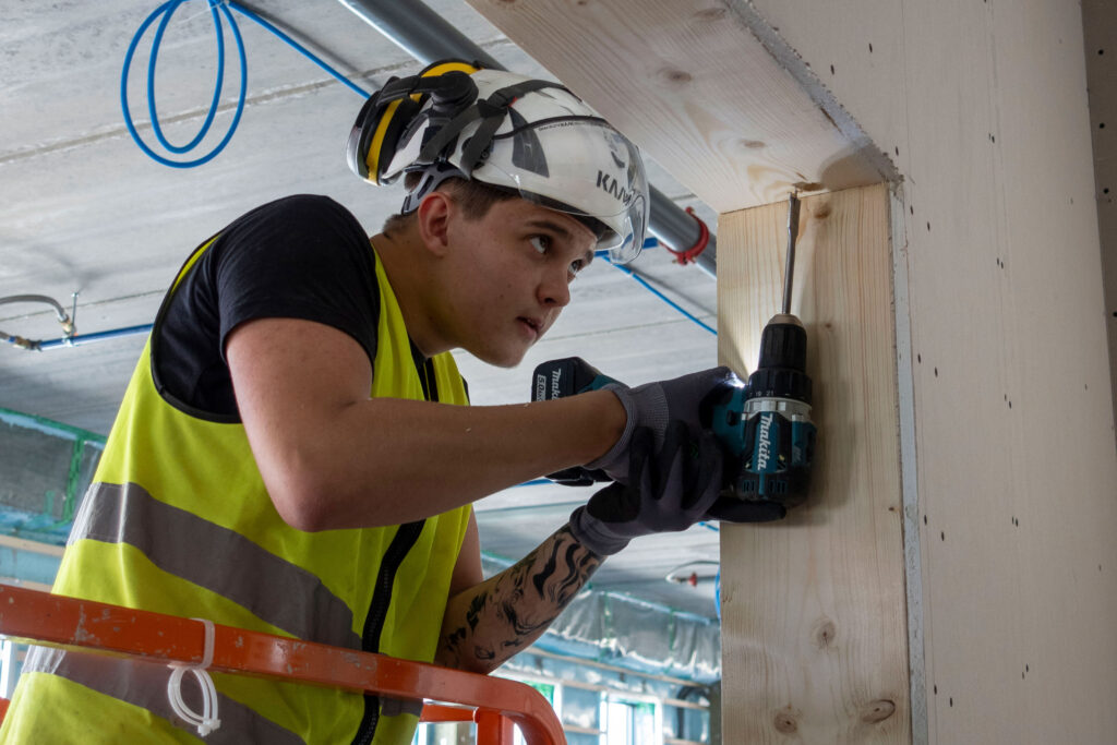Elinstallatör, elektriker och montör